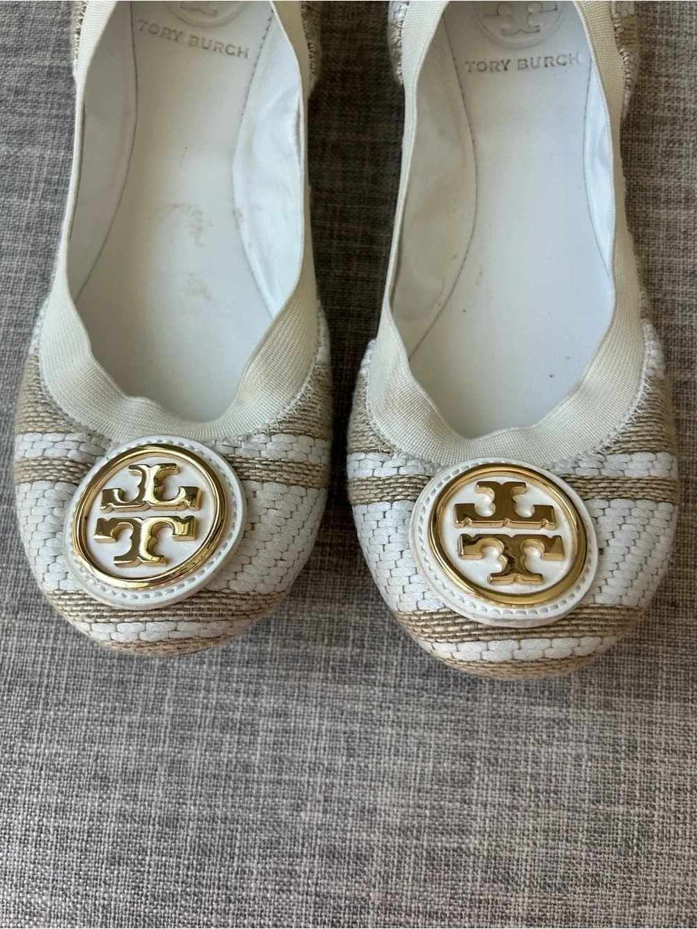 Tory Burch Cream and Beige Raffia Logo Round-Toe Ballet Flats